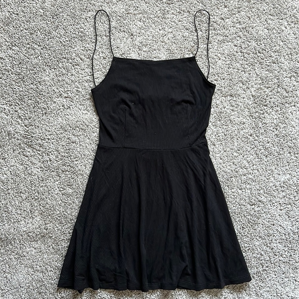 Lisakai Backless Black Dress